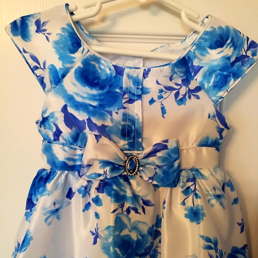 Adorable Lilac & Ruffles & Rose's & Rhinestones For Baby Girls! Both Included! - Picture 2 of 10